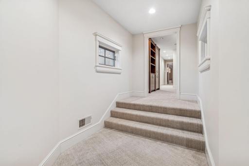 188-web-or-mls-1492 Hunter Dr-188.jpg