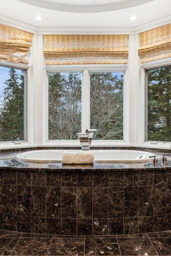 165-web-or-mls-1492 Hunter Dr-165.jpg