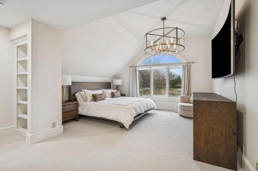 192-web-or-mls-1492 Hunter Dr-192.jpg