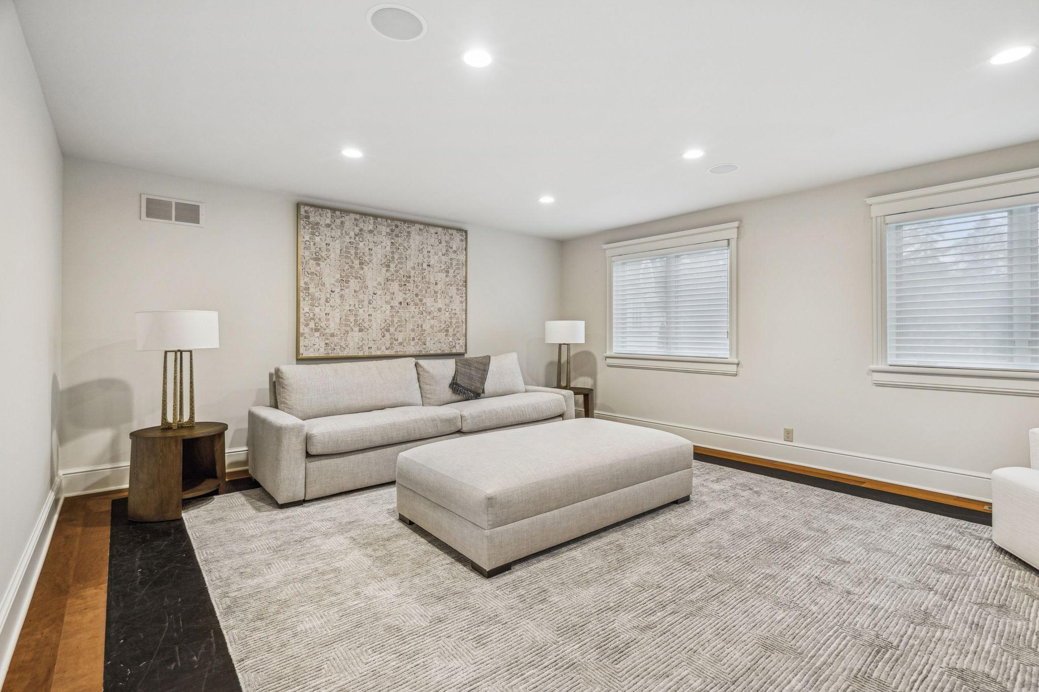 194-web-or-mls-1492 Hunter Dr-194.jpg