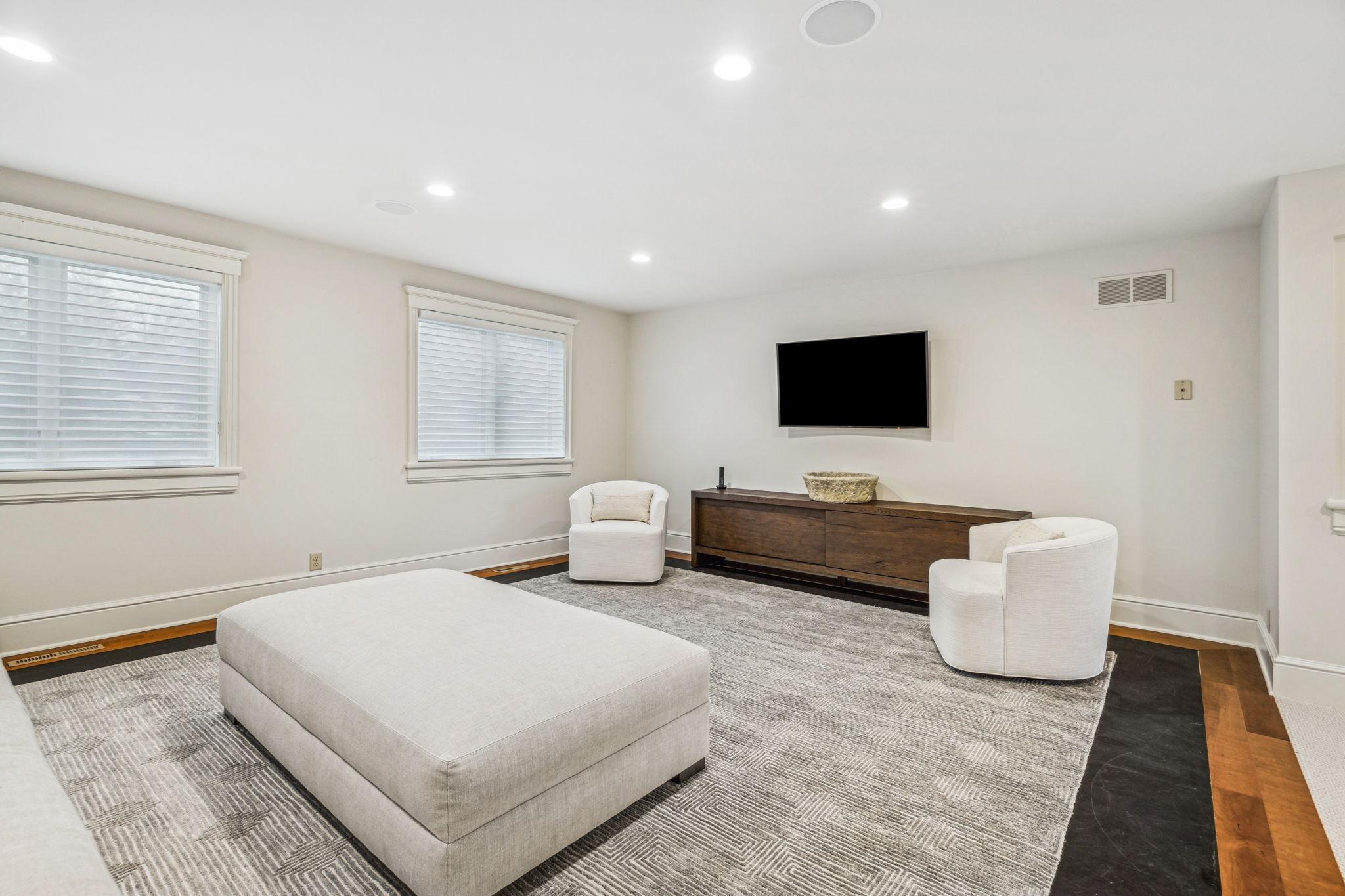 195-web-or-mls-1492 Hunter Dr-195.jpg