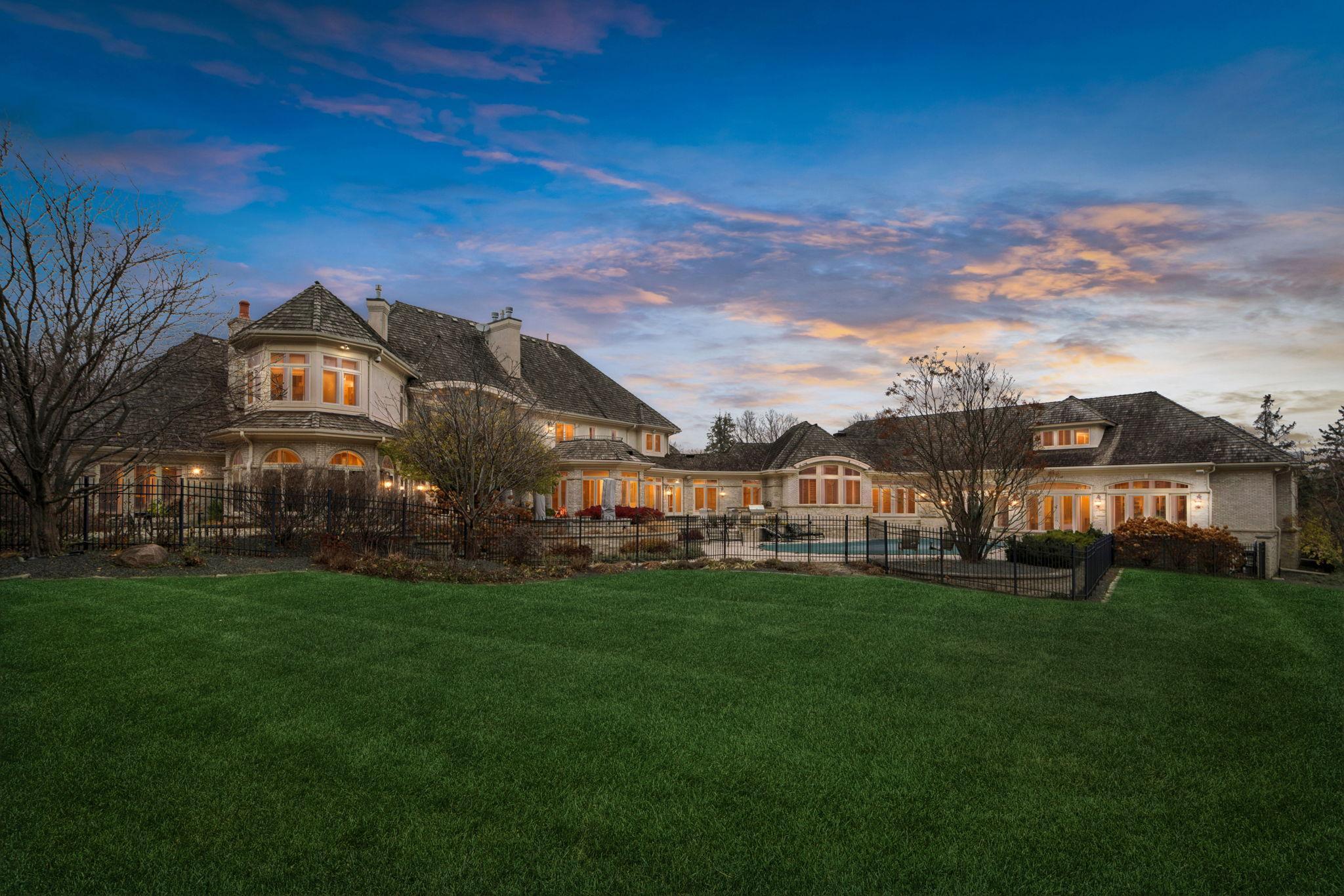 227-web-or-mls-Virtual Twilight-3.jpg