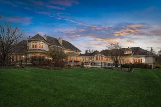 227-web-or-mls-Virtual Twilight-3.jpg