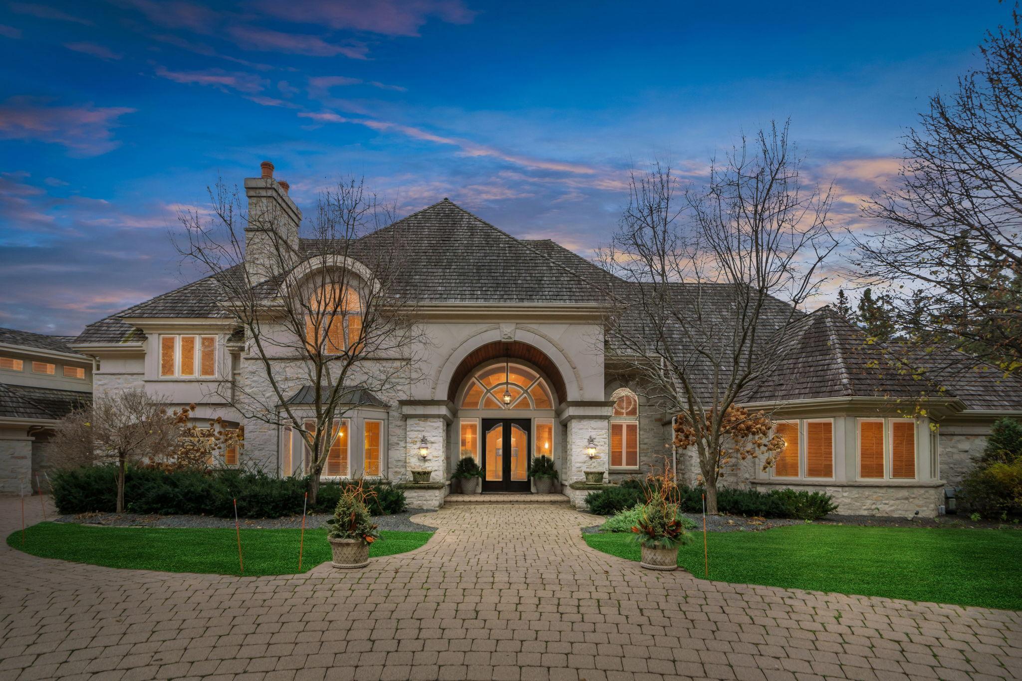 226-web-or-mls-Virtual Twilight-2.jpg