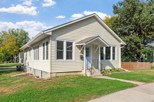 230 Lynn Road SW, Hutchinson, MN 55350