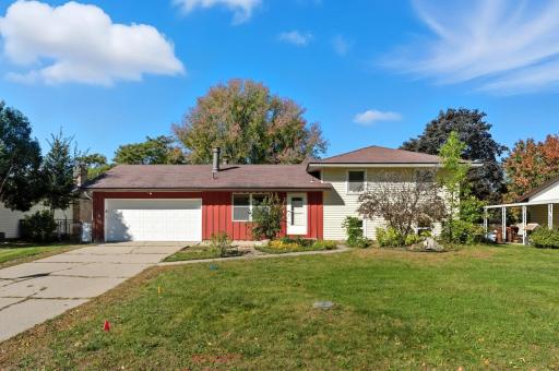 8458 Ivywood Avenue S, Cottage Grove, MN 55016