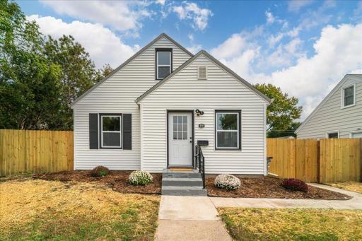 898 Wilder Street S, Saint Paul, MN 55116