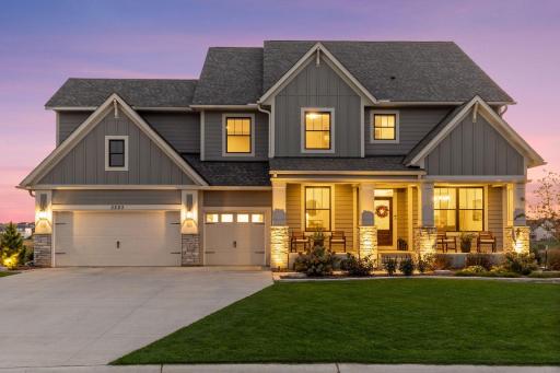 This âSt. Charlesâ by Robert Thomas Homes offers timeless curb appeal in the heart of Huntersbrook