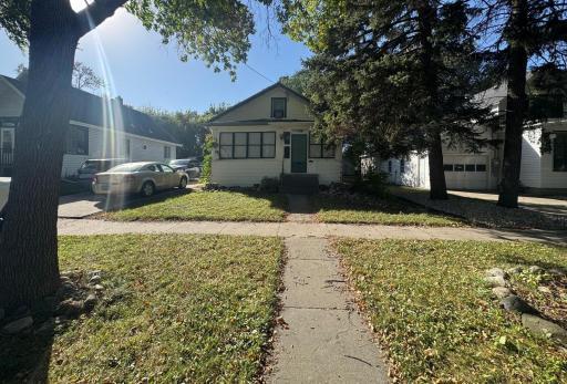 1136 8th Street N, Fargo, ND 58102