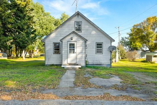 512 1st Street NE, Lidgerwood, ND 58053