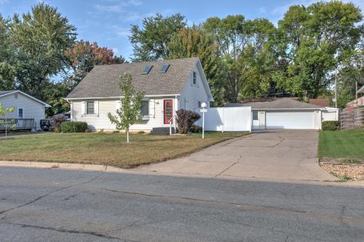 2079 Garnet Lane, Saint Paul, MN 55122