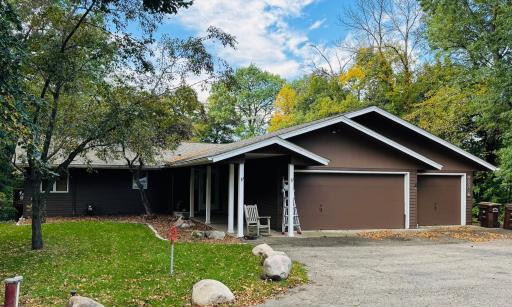 9261 Kiowa Trail, Chanhassen, MN 55317