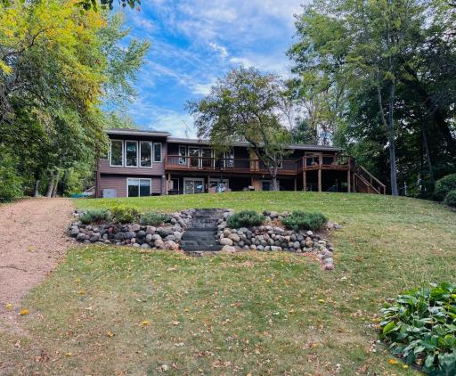 9261 Kiowa Trail, Chanhassen, MN 55317