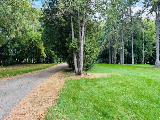 9261 Kiowa Trail, Chanhassen, MN 55317