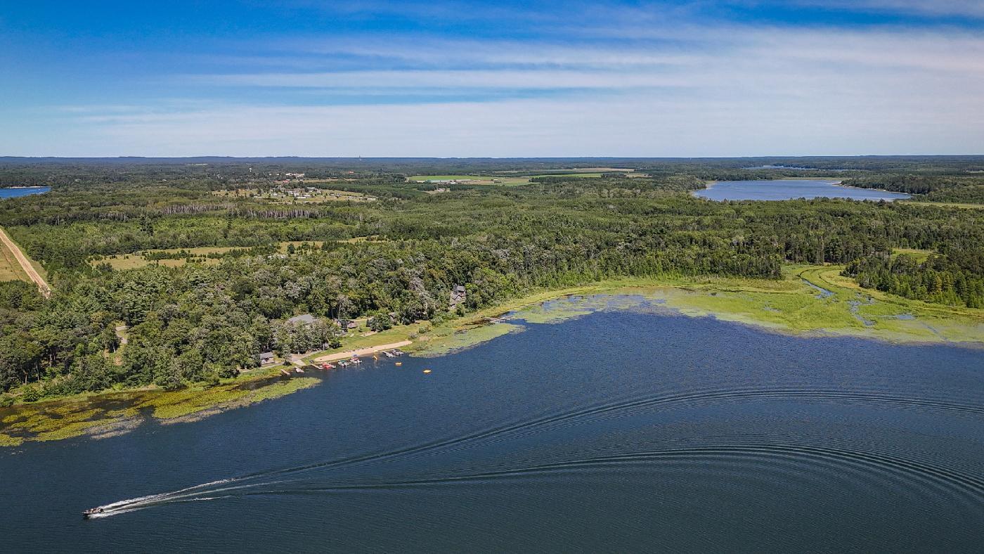 *2-RoyalStarr-7th w:boat copy.jpg