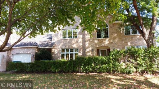 171 Red Oaks Drive, Vadnais Heights, MN 55127