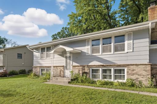 7720 48th Avenue N, Minneapolis, MN 55428