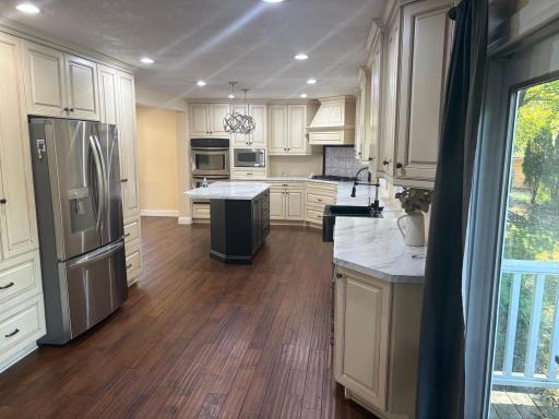 2510 Wellington Circle, Wayzata, MN 55391