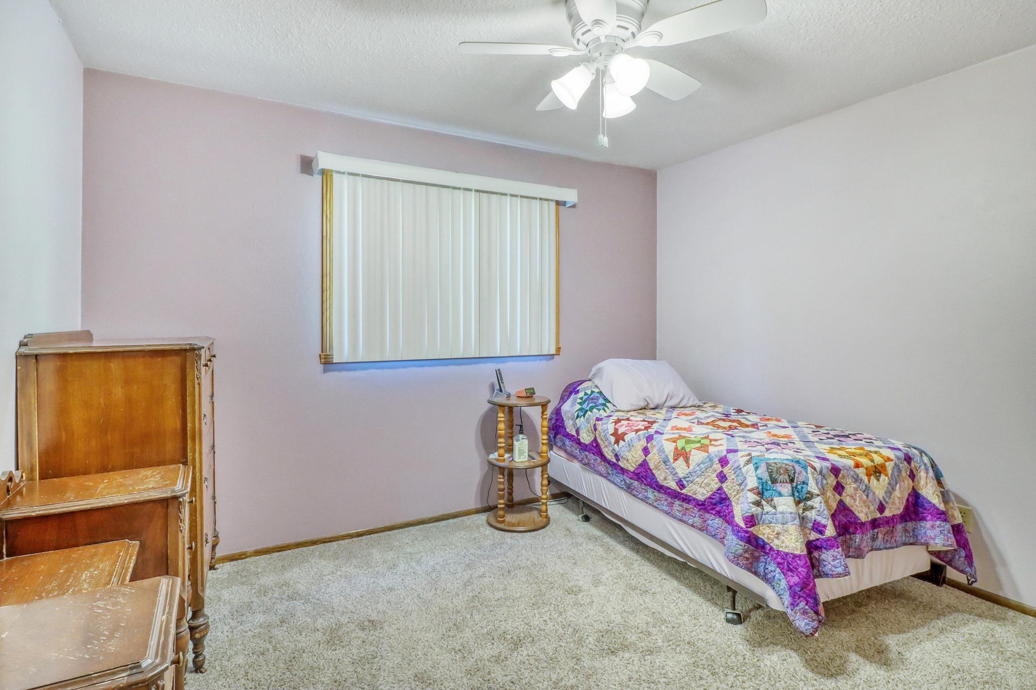 Bedroom1_1-3264.jpg