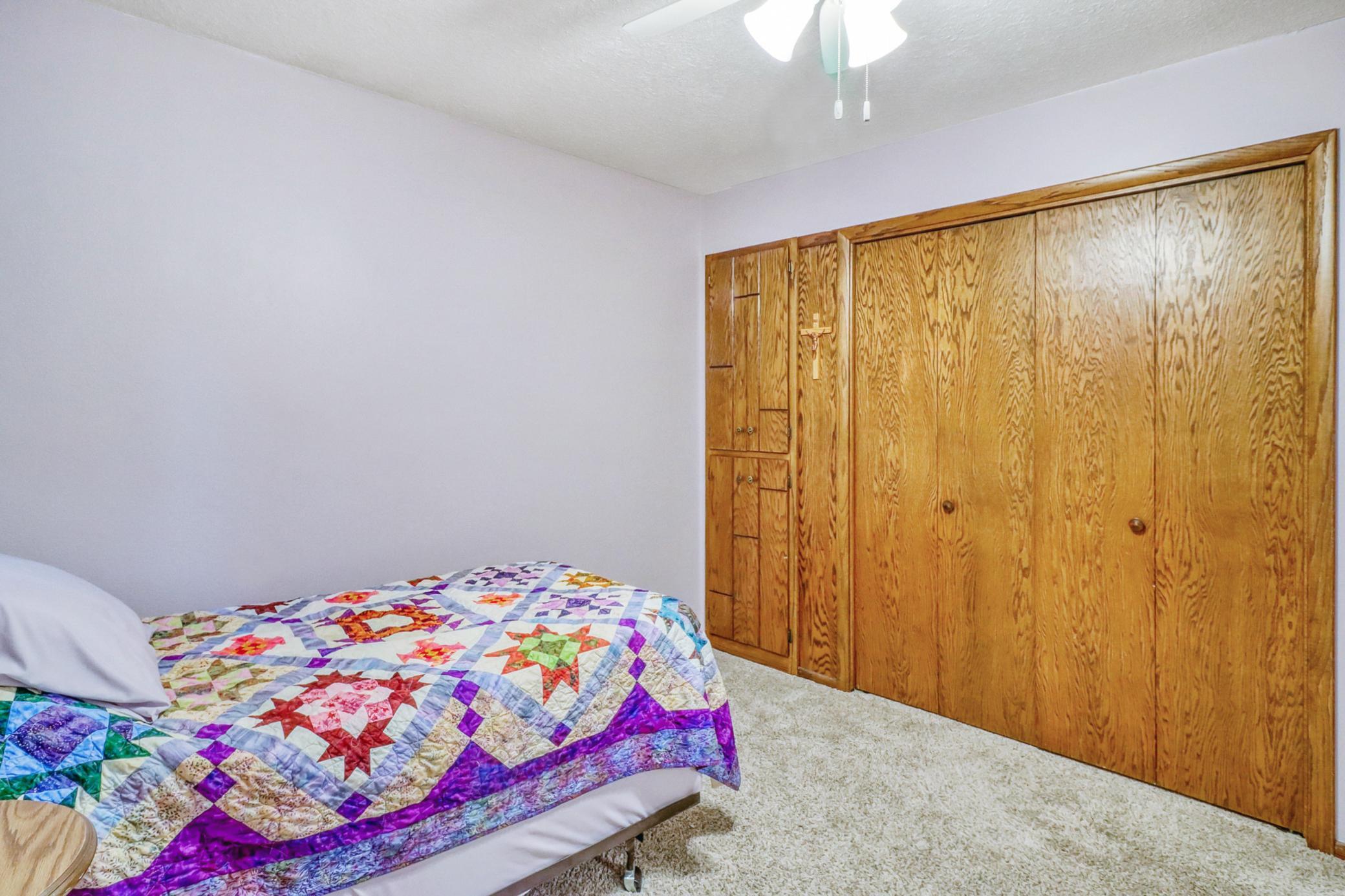Bedroom1_2-3264.jpg