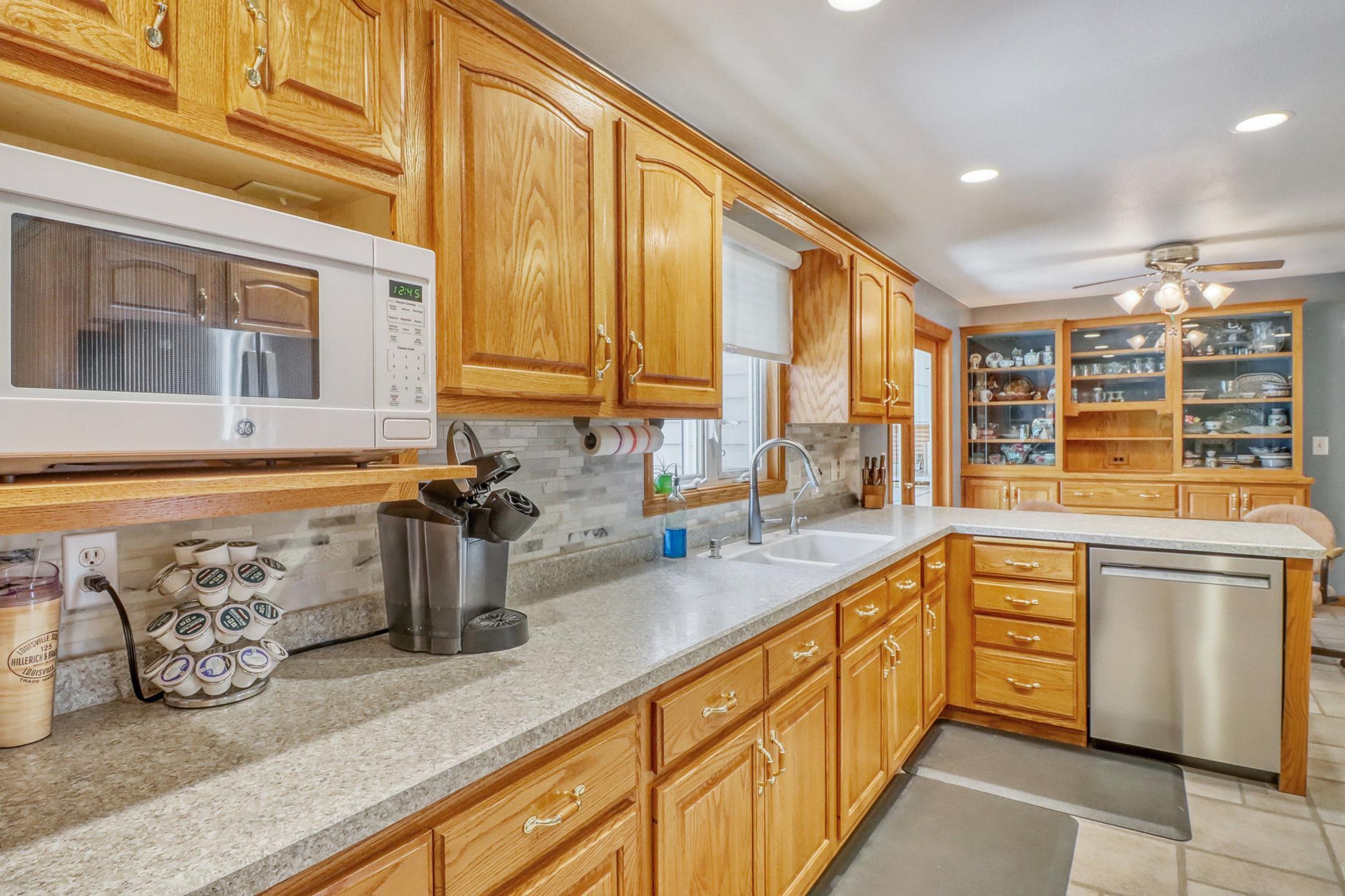 Kitchen1_6-3264.jpg
