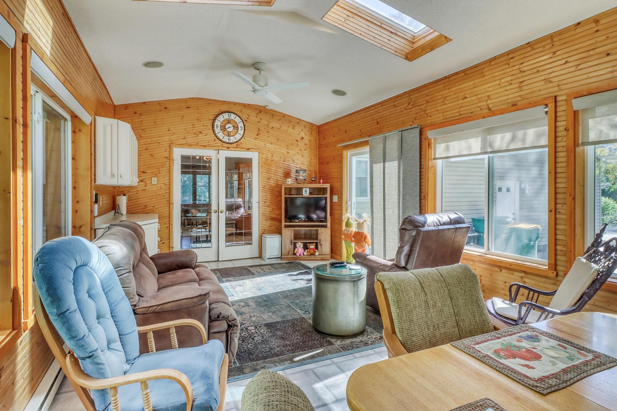 Sunroom1_3-3264.jpg