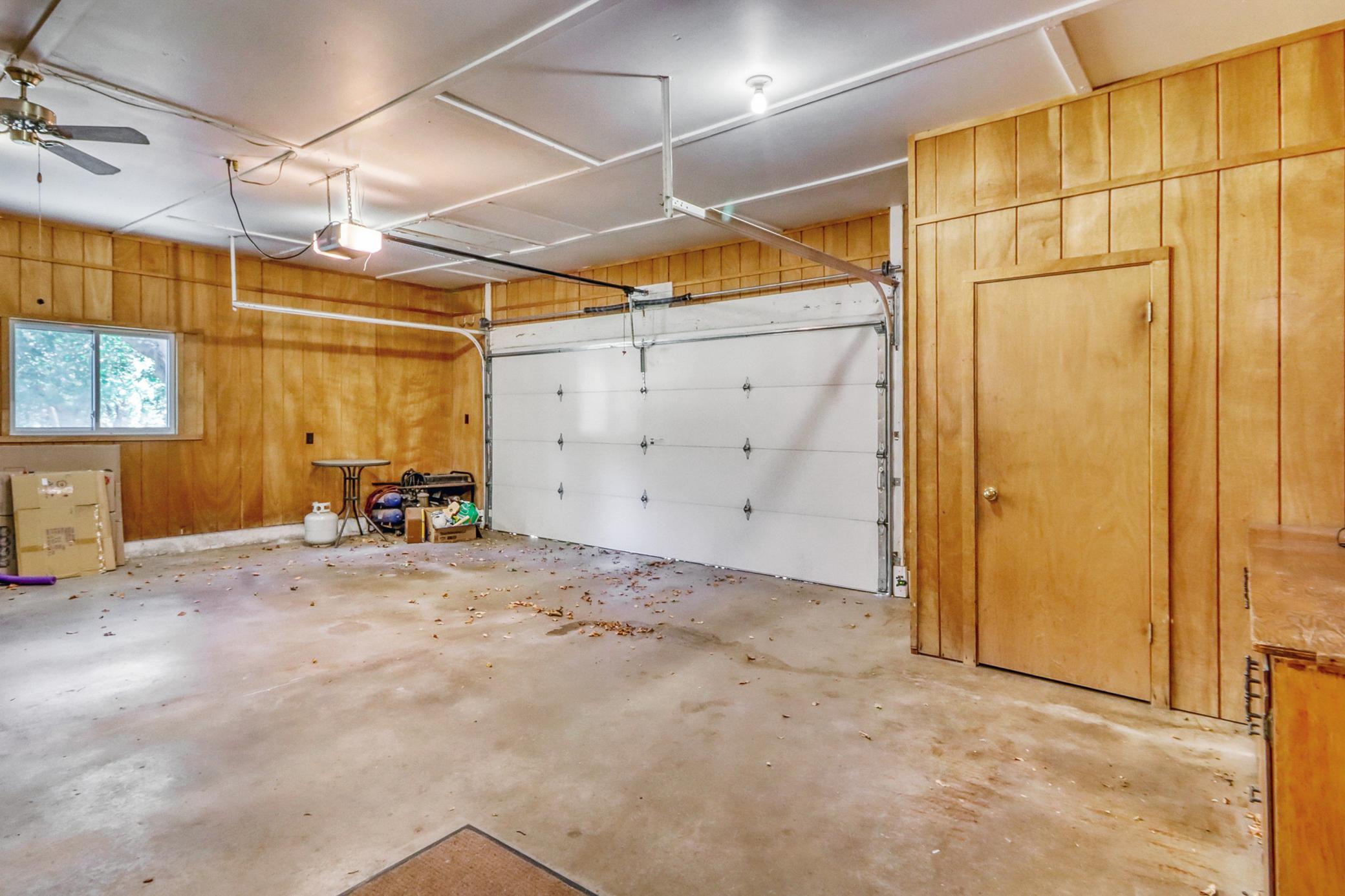 Garage1_1-3264.jpg