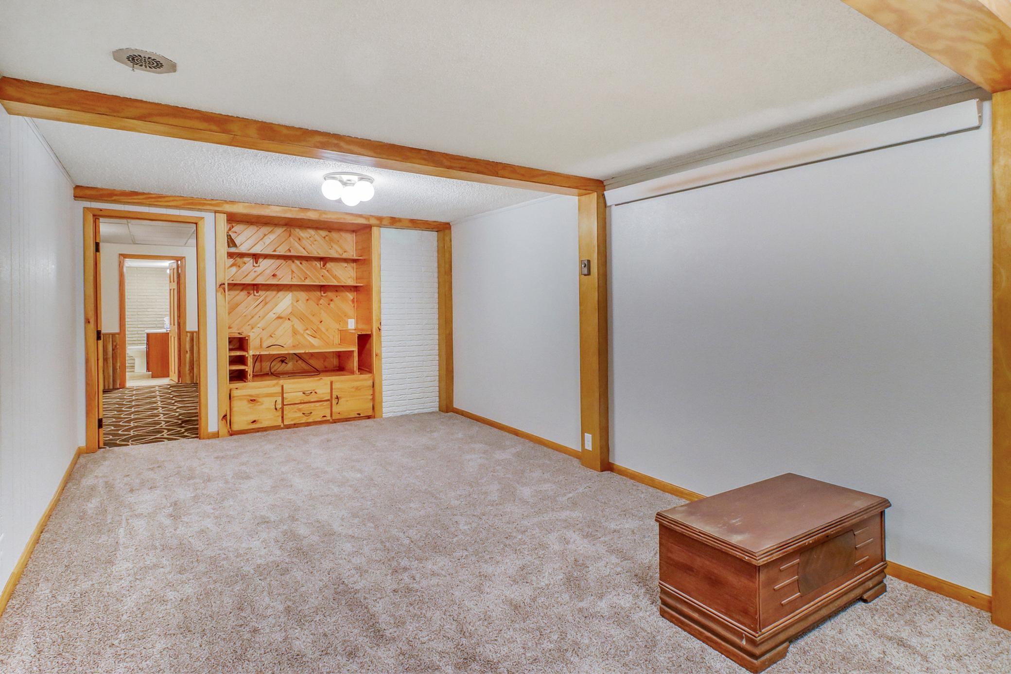 Basement Familyroom1_0-3264.jpg