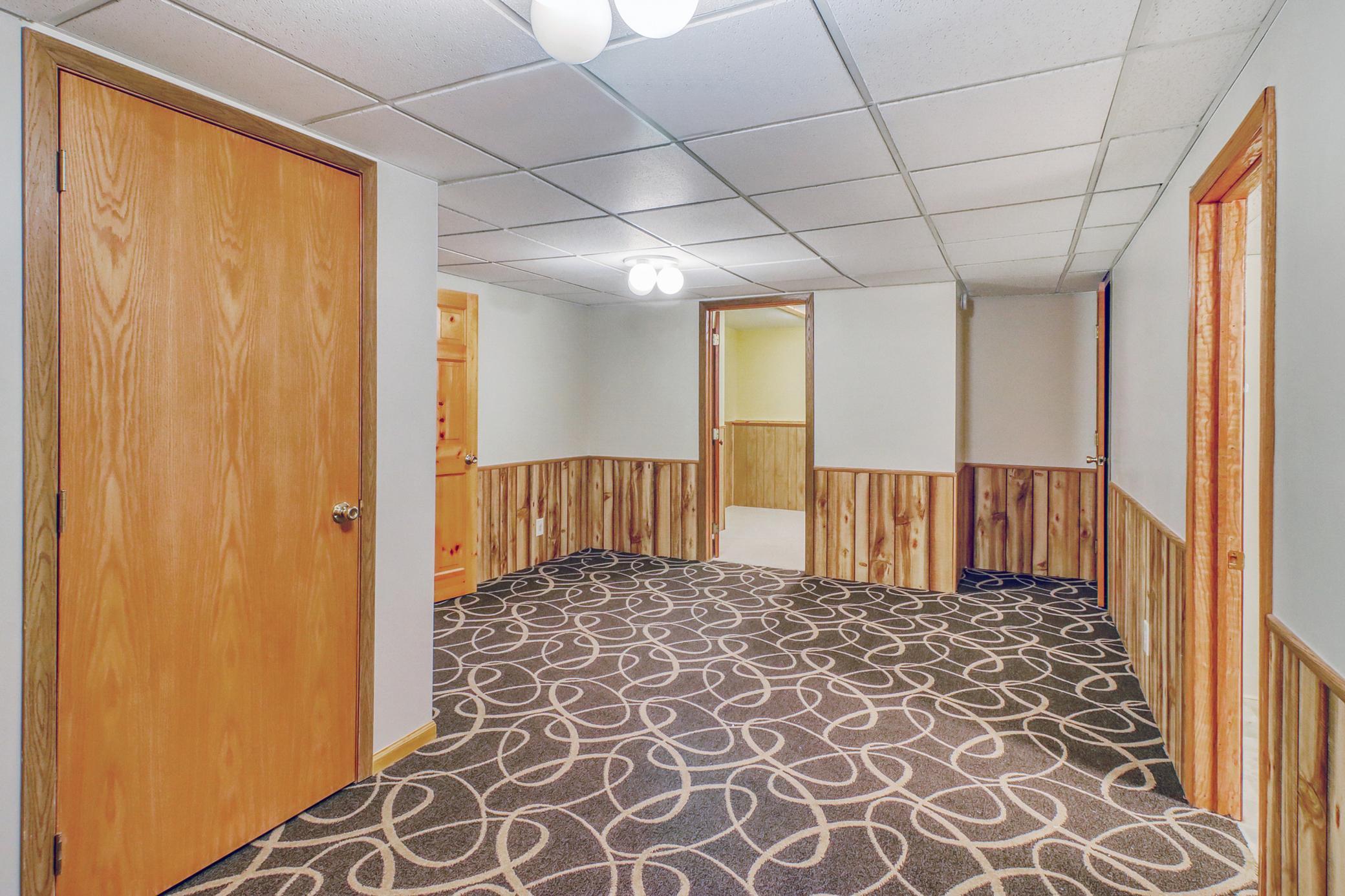Basement1_1-3264.jpg