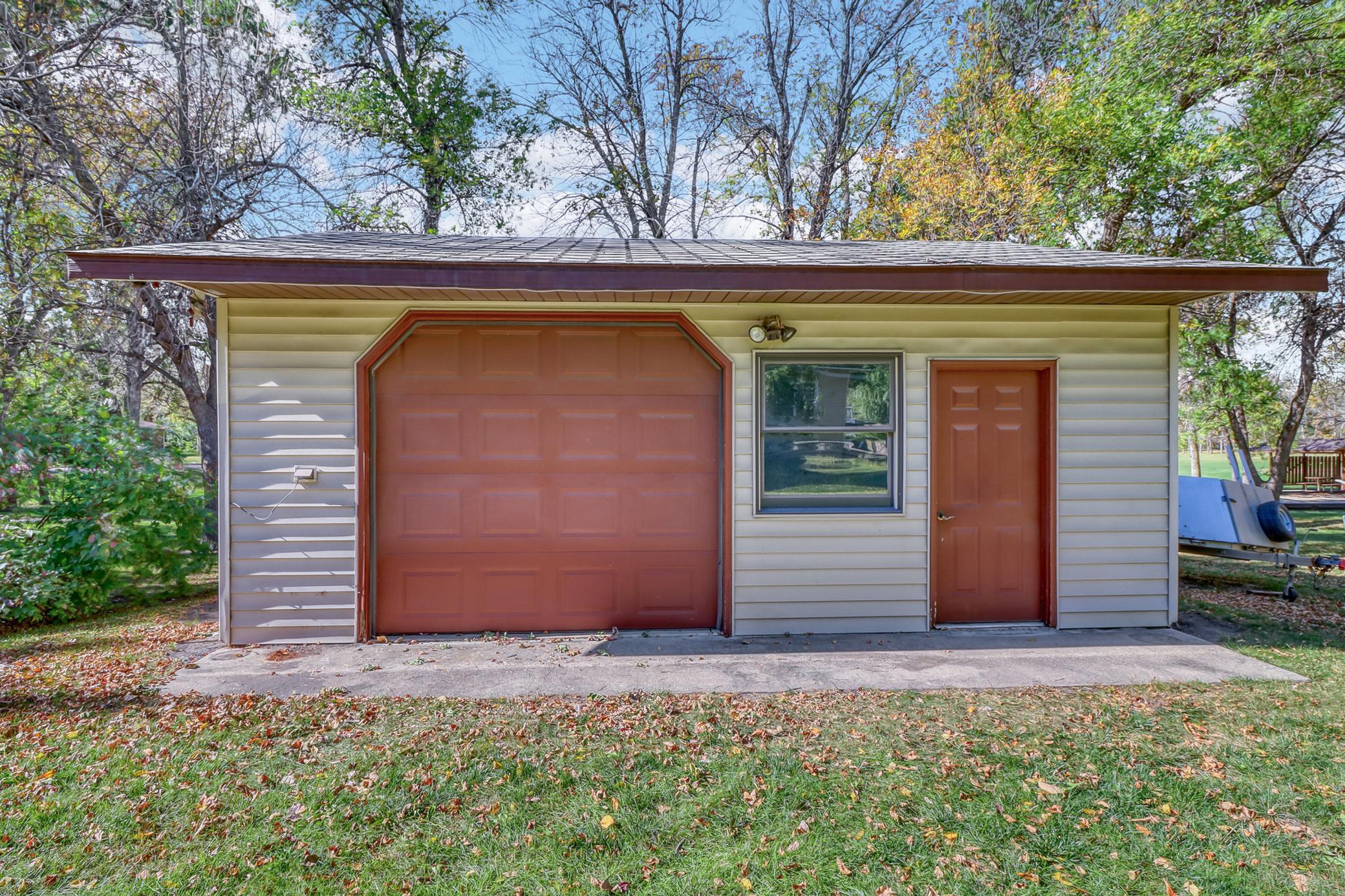 Backyard_shed1_1-3264.jpg