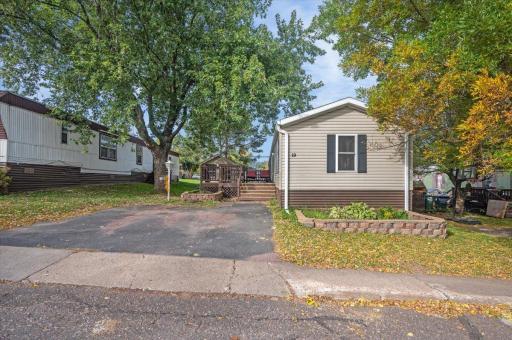19 Holly Ln, Duluth, MN 55810