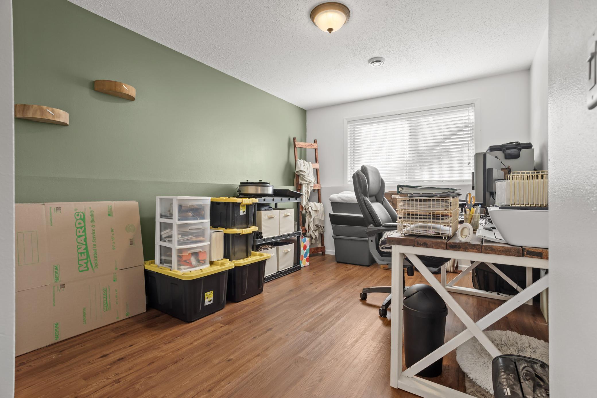 1051 42nd Ave W