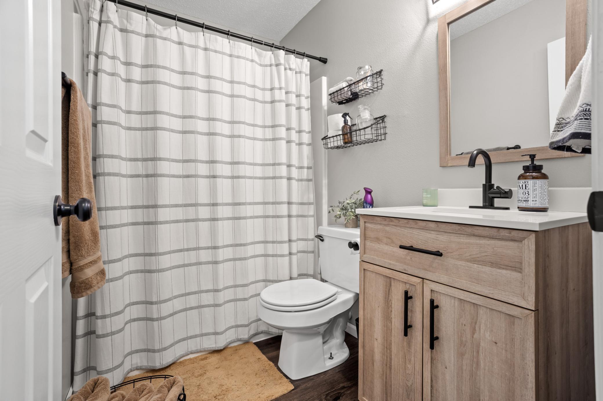 1051 42nd Ave W