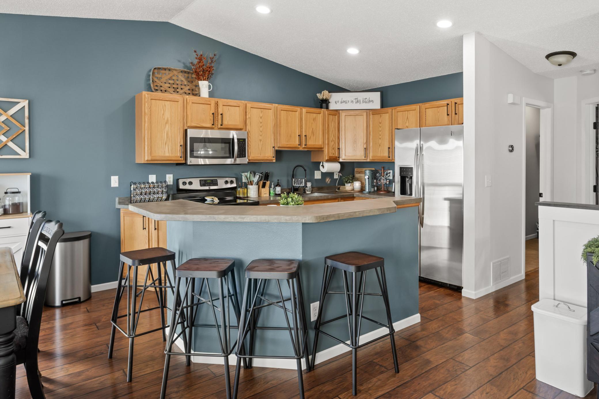 1051 42nd Ave W