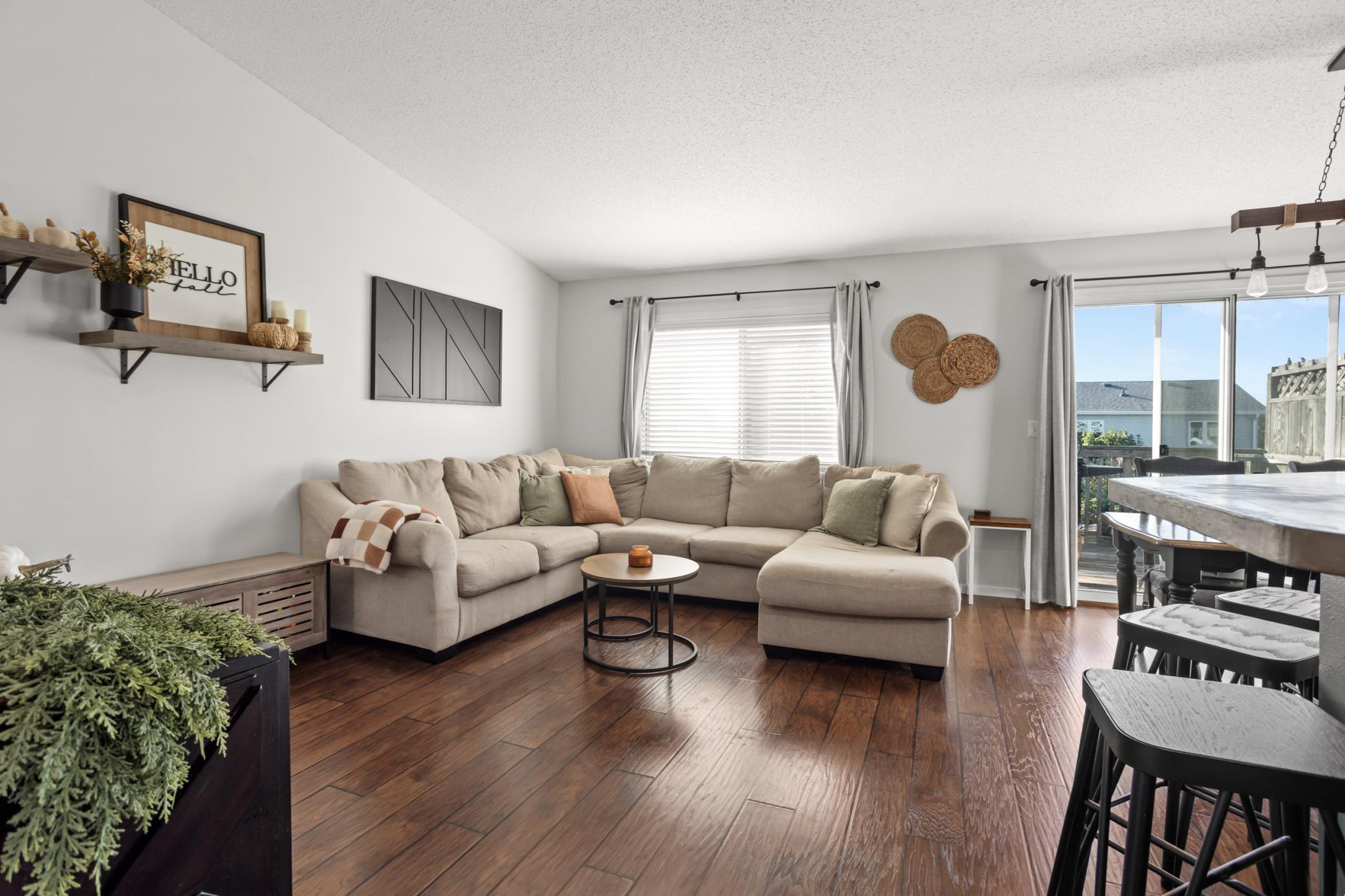 1051 42nd Ave W