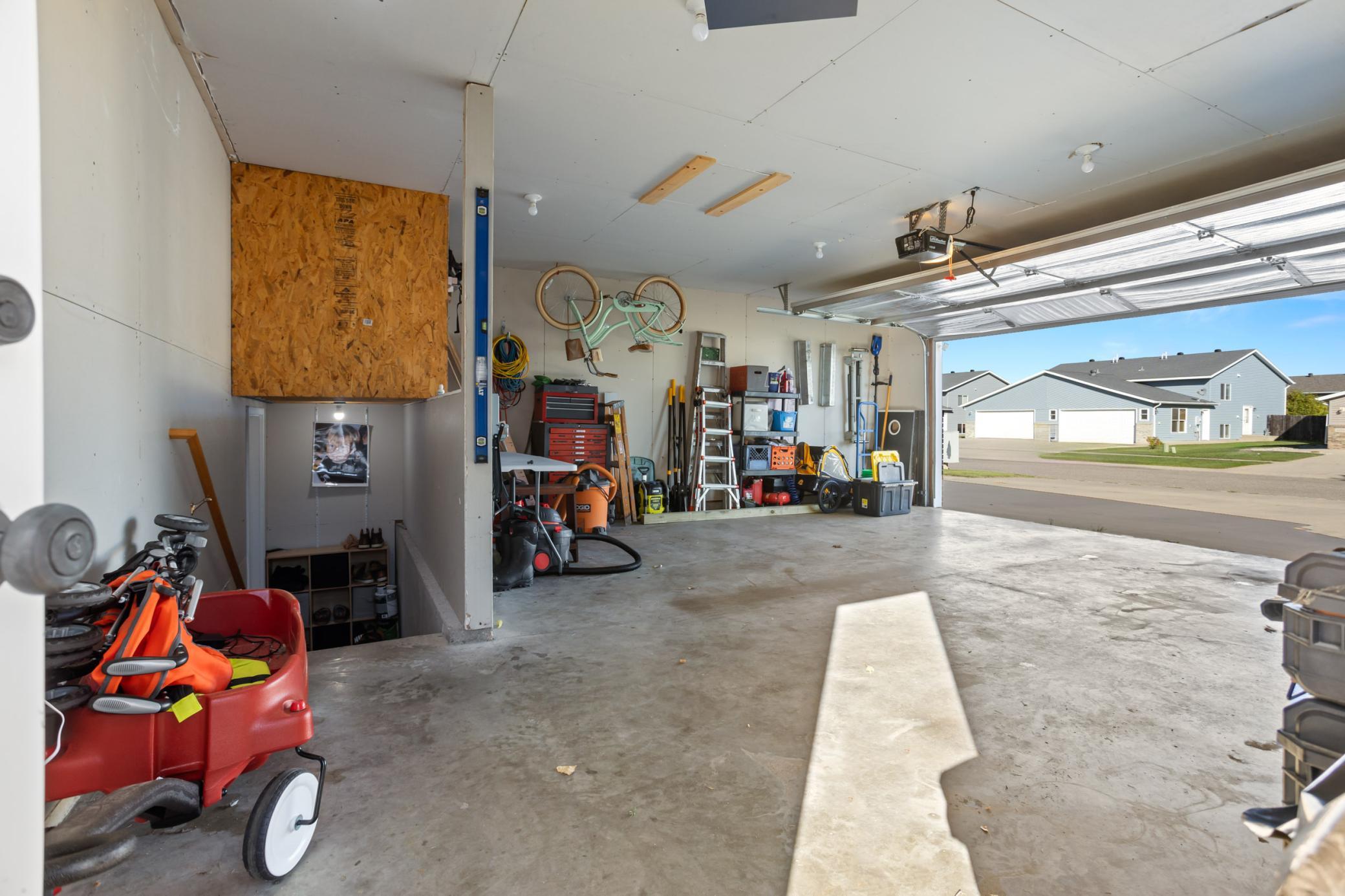 1051 42nd Ave W