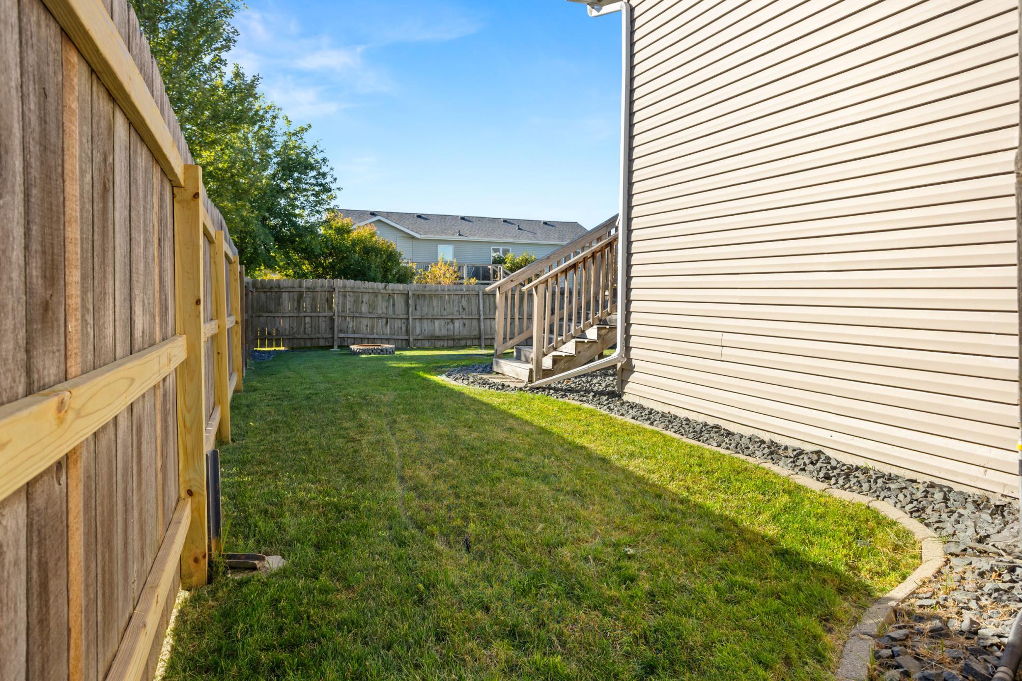 1051 42nd Ave W