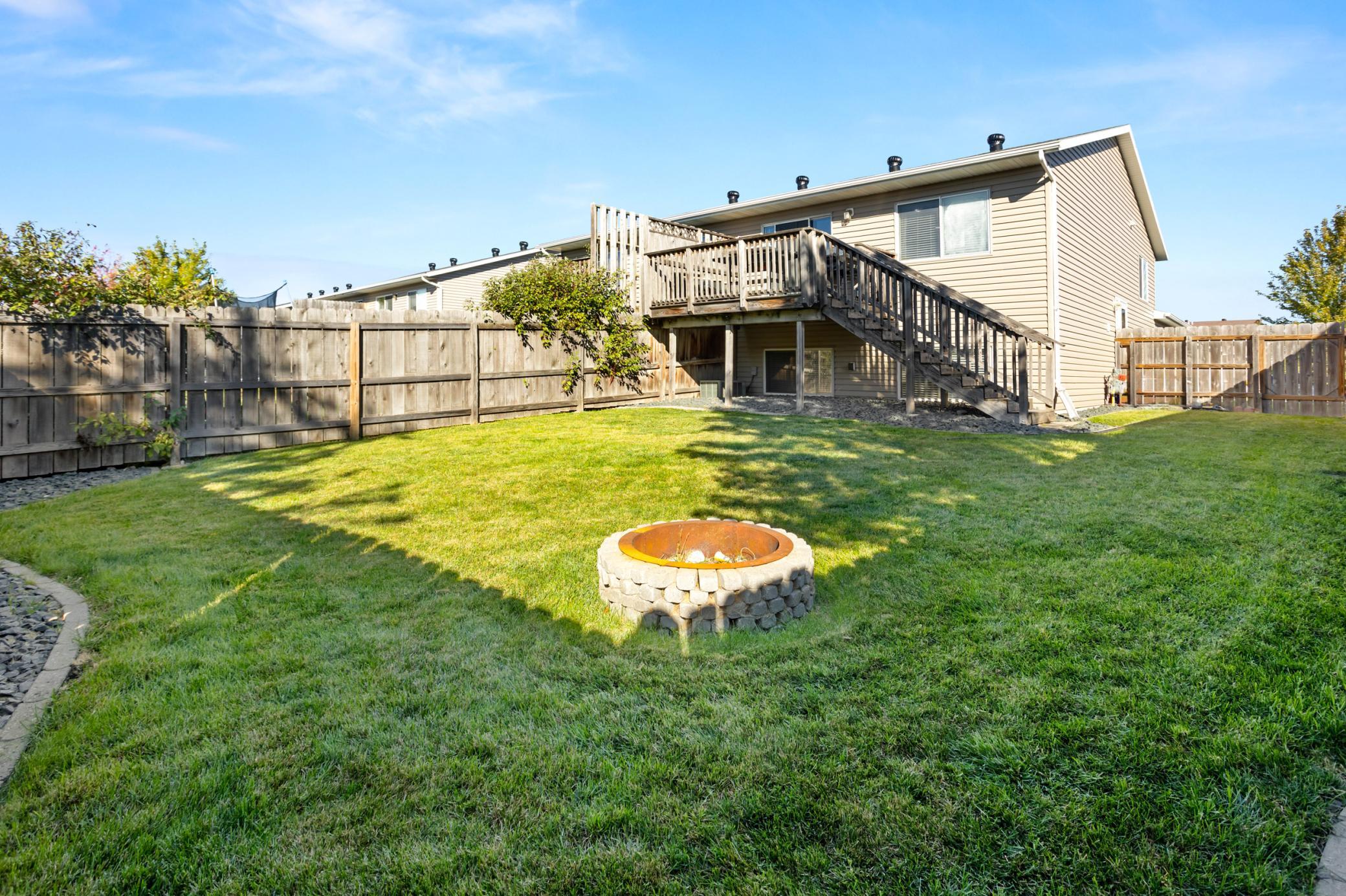 1051 42nd Ave W