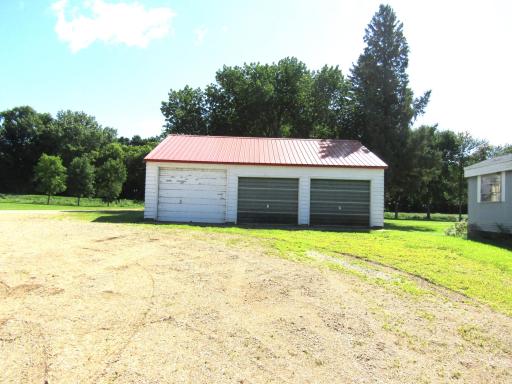 742 200th Avenue SW, Appleton, MN 56208