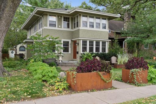 Welcome to 2034 Ashland Avenue! Lovely two story home in the heart of Merriam Park. Walkable to shops and restaurants, and just a quick walk or bike ride to the river.