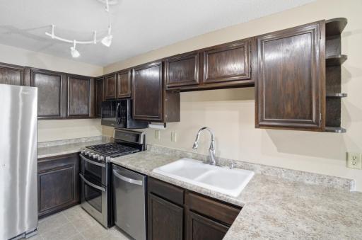 837 E 145th Street, Burnsville, MN 55337