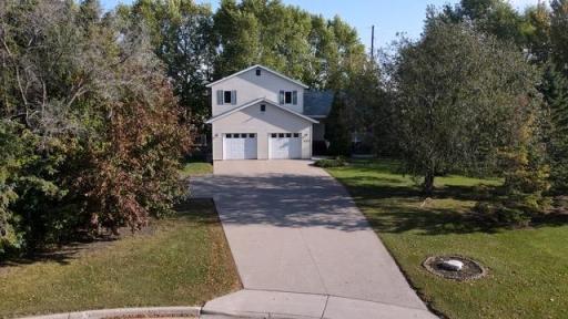 322 Oriole Avenue N, Thief River Falls, MN 56701