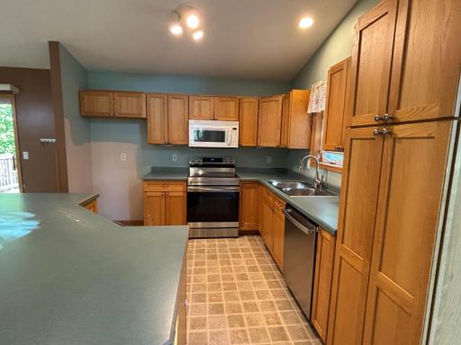 322 Oriole Avenue N, Thief River Falls, MN 56701