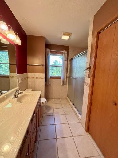 322 Oriole Avenue N, Thief River Falls, MN 56701