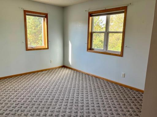 322 Oriole Avenue N, Thief River Falls, MN 56701