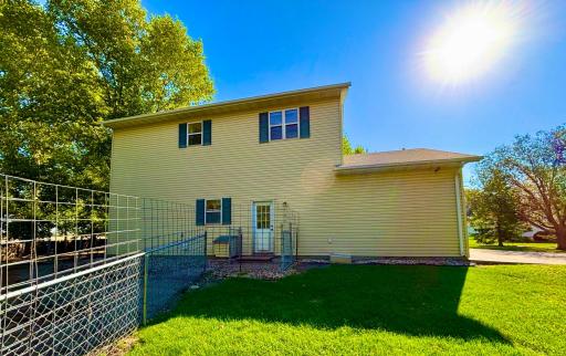 322 Oriole Avenue N, Thief River Falls, MN 56701