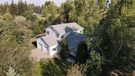 322 Oriole Avenue N, Thief River Falls, MN 56701