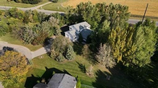 322 Oriole Avenue N, Thief River Falls, MN 56701