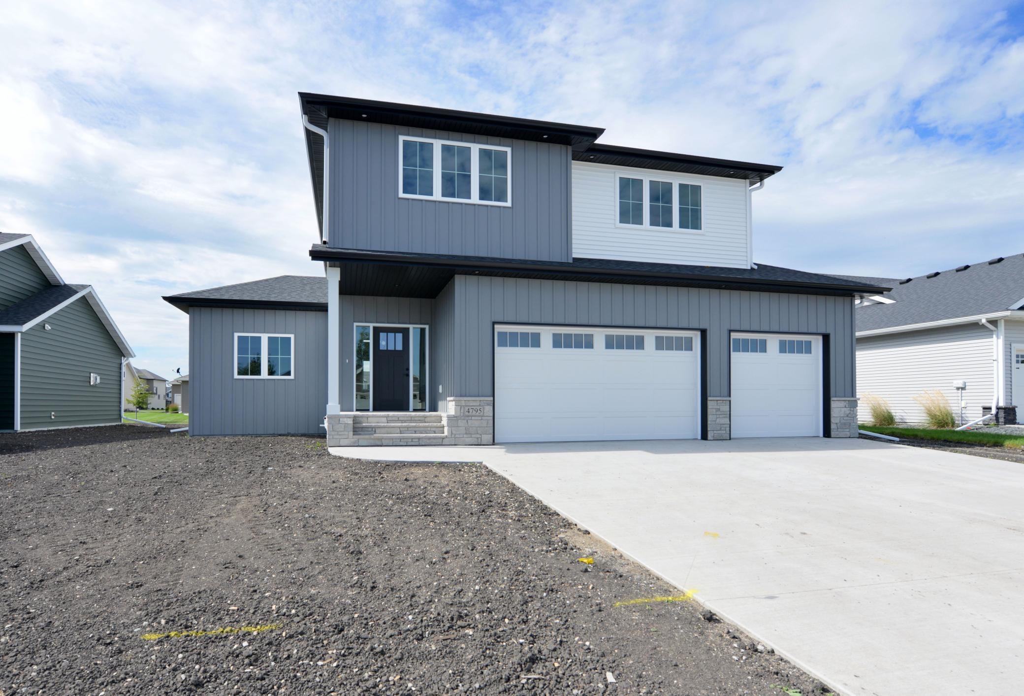 4795 39th Street S, Fargo, ND 58104