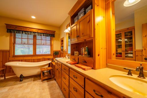 9706 S Kimble Road, Pequot Lakes, MN 56472